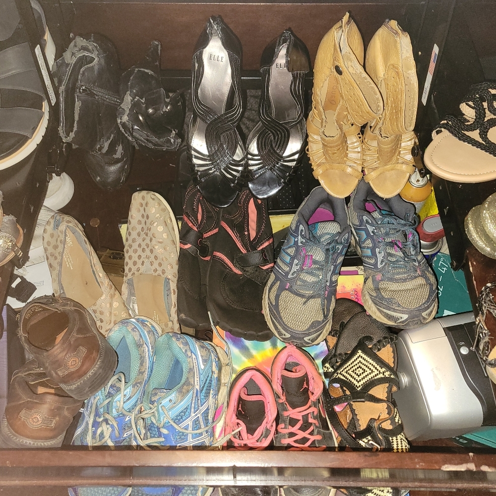 Shoes - Picture 6 of 10